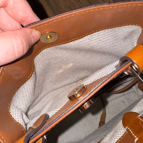 Dooney & Bourke City Dawson Barlow Brown Leather Shoulder Bag - Picture 4 of 4